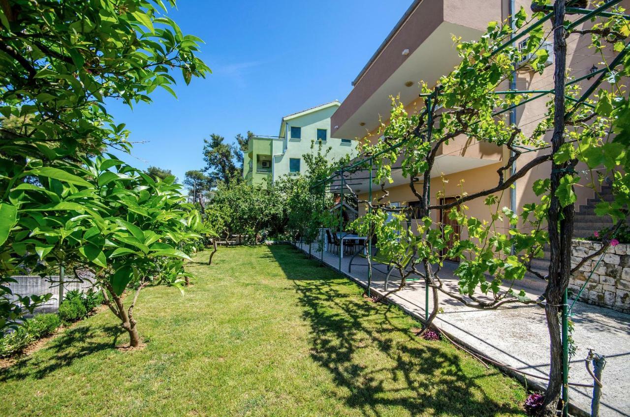 Apartments Tonka Donji Okrug  Bagian luar foto